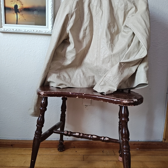 Brand is Jack, size is medium, color is Tan - Picture 2 of 3